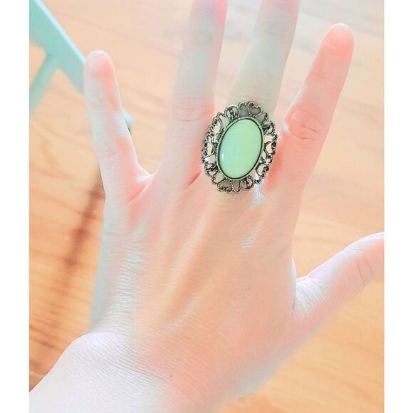 *Clearance* Ladies Adjustable Vintage Style Ring - Picture 2 of 2